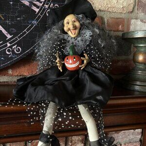 Halloween - Mantle Witch